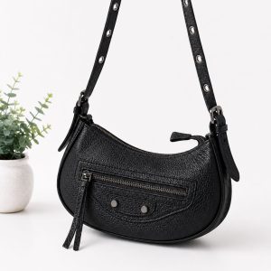 bolso negro curvo