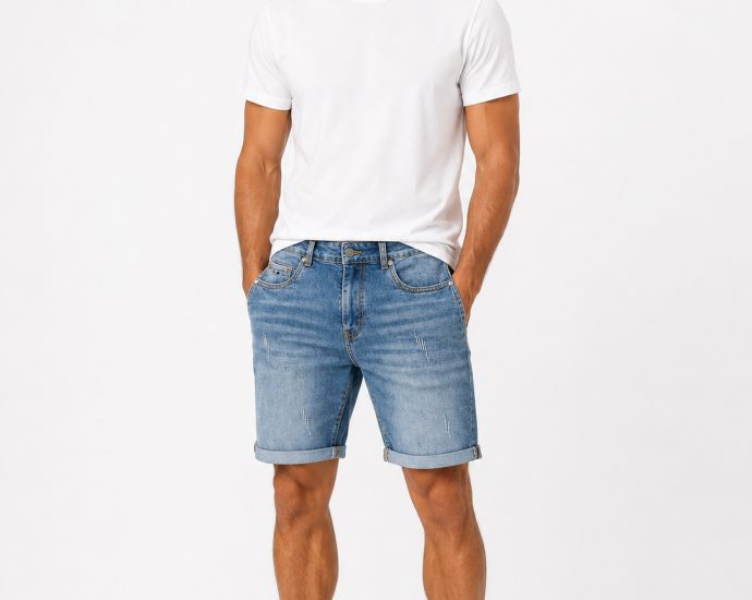 BERMUDA VAQUERA AZUL CLARO CON BAJO VUELTO pantalon corto vaquero hombre