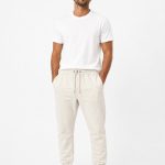 PANTALÓN JOGGER COLOR BEIGE CON CINTURA ELÁSTICA pantalon largo pegado beige