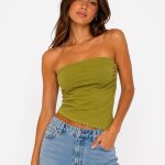 TOP PALABRA DE HONOR FRUNCIDO CON TACHUELAS top verde claro mujer
